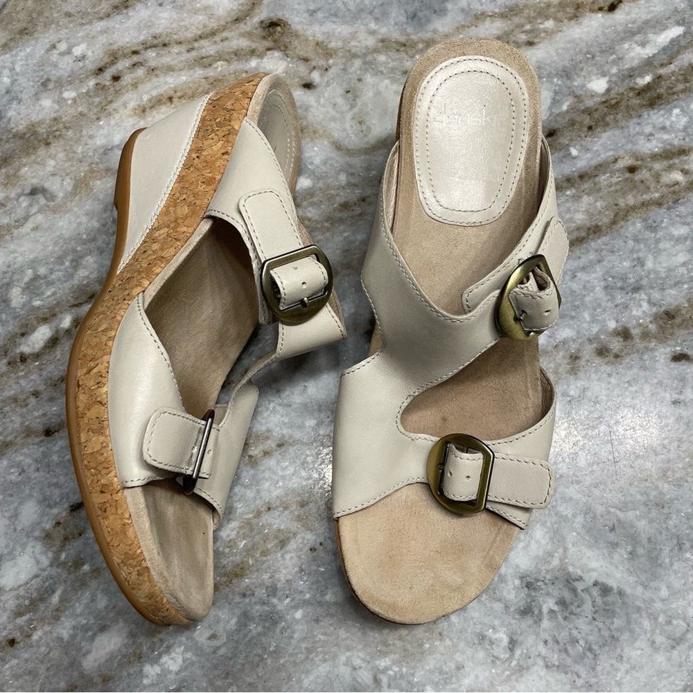 Dansko Carla Ivory Cream Buckled Wedge Sandals EU 40